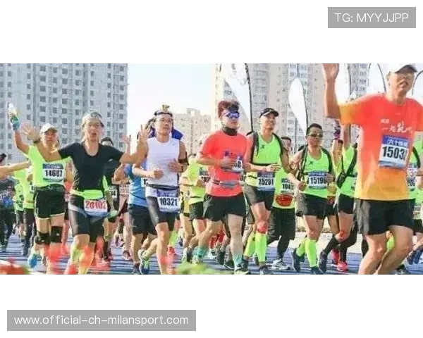 马拉松老人逆袭年轻人被封“爷界之光” 马拉松老人逆袭年轻人被封“爷界之光”