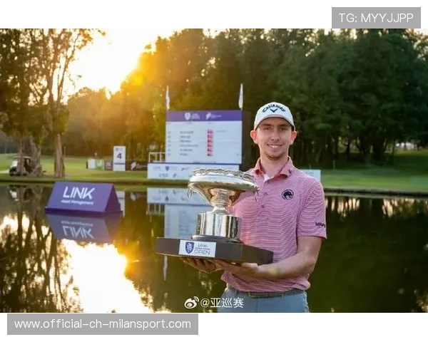 丁文一66杆吴阿顺67杆 麦基宾1杆领先香港公开赛移动日，丁文钧比赛